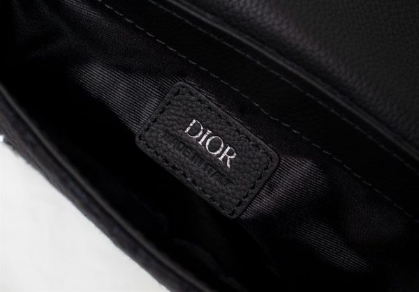 Dior Saddle Pouch - DM03