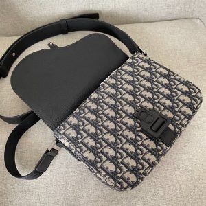  Dior Saddle Pouch With Strap - DM15