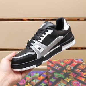 Louis Vuitton Trainer Sneakers - LS02