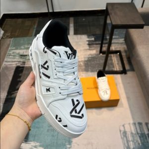 Louis Vuitton Trainer Sneakers - LS05