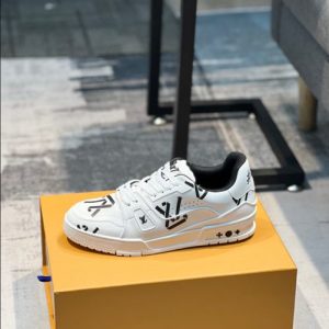 Louis Vuitton Trainer Sneakers - LS05