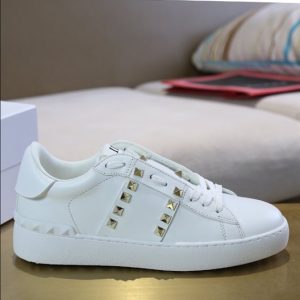 Valentino Garavani Calfskin Rockstud Untitled Sneaker - VS01