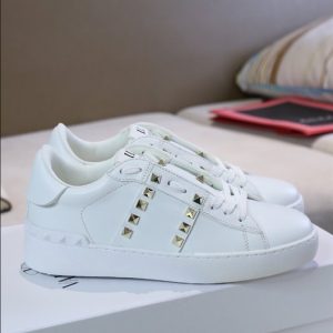 Valentino Garavani Calfskin Rockstud Untitled Sneaker - VS01