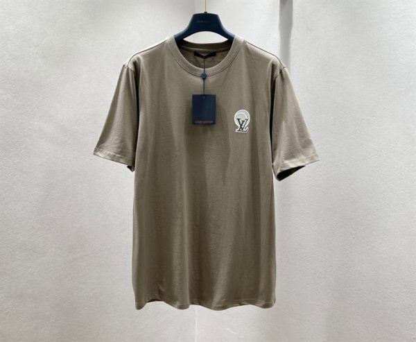 Louis Vuitton T-shirt - LT19