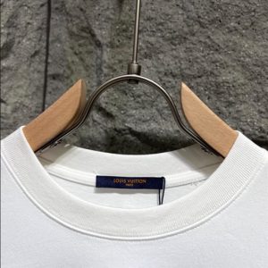 Louis Vuitton T-shirt - LT23