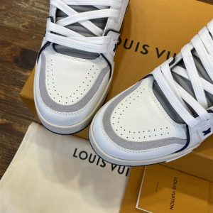 Louis Vuitton Trainer Sneaker - LS40