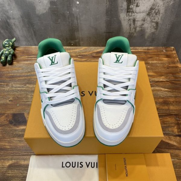 Louis Vuitton Trainer Sneaker - LS41