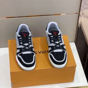 Louis Vuitton Trainer Sneaker - LS42