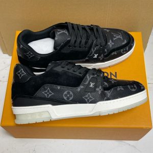 Louis Vuitton Trainer Sneaker - LS43