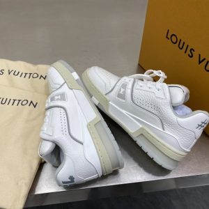 Louis Vuitton Trainer Sneakers - LS38