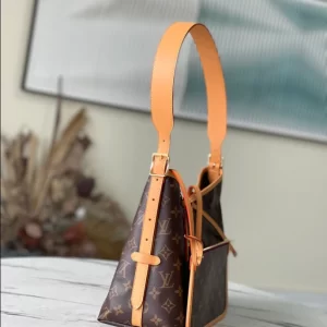 Louis Vuitton CarryAll PM Bag - LH21