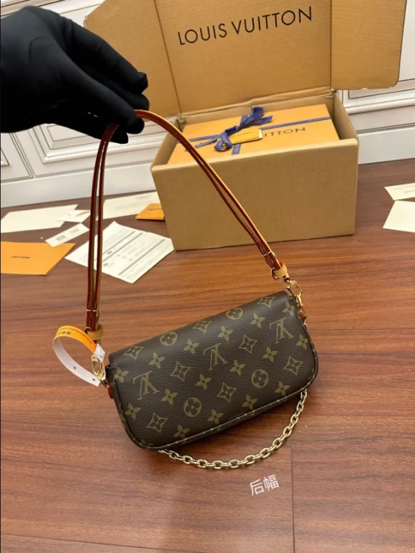 Louis Vuitton Ivy Wallet On Chain Bag - LC11