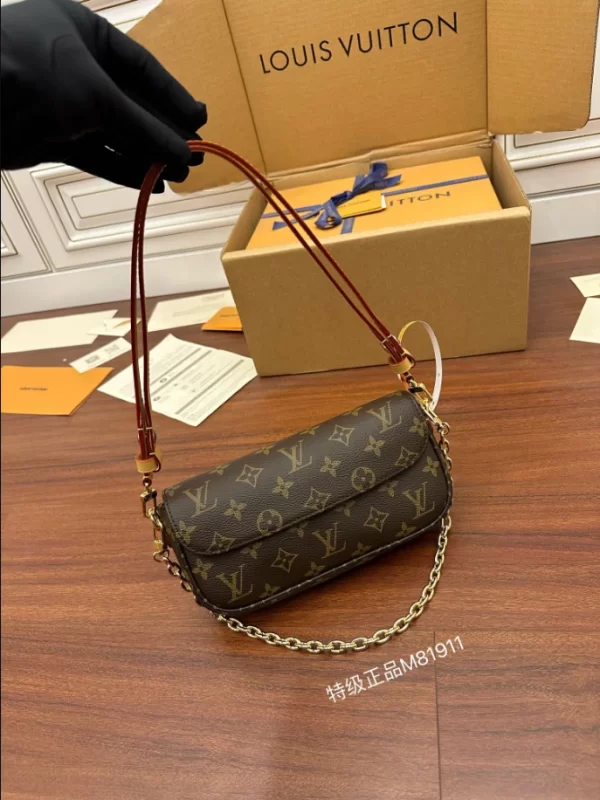 Louis Vuitton Ivy Wallet On Chain Bag - LC11