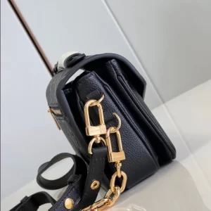 Louis Vuitton Pochette Métis East West - LC12