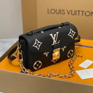 Louis Vuitton Pochette Métis East West - LC14