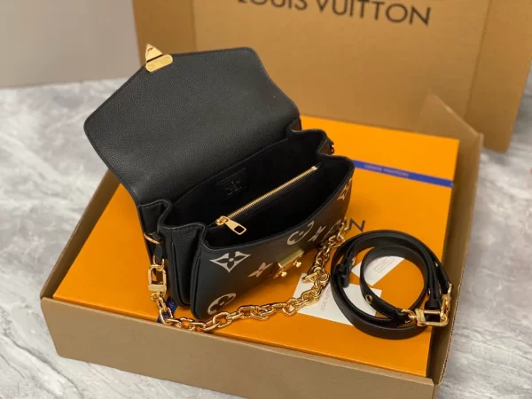 Louis Vuitton Pochette Métis East West - LC14