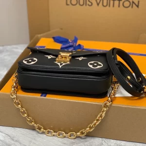 Louis Vuitton Pochette Métis East West - LC14