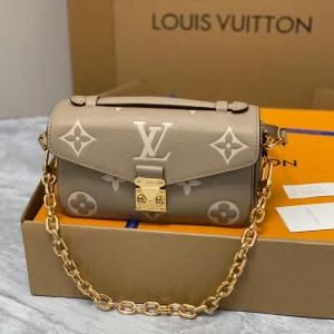 Louis Vuitton Pochette Métis East West - LC15