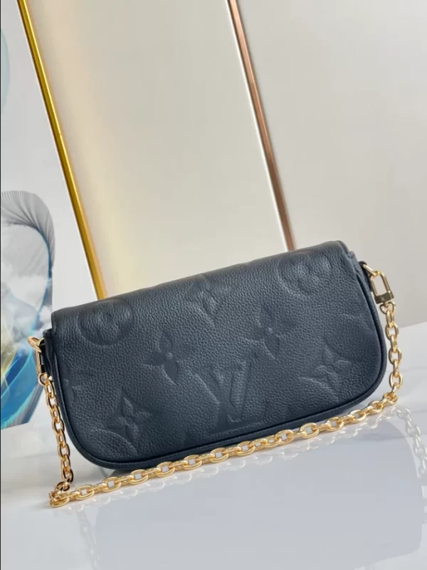 Louis Vuitton Wallet On Chain Ivy - LC09