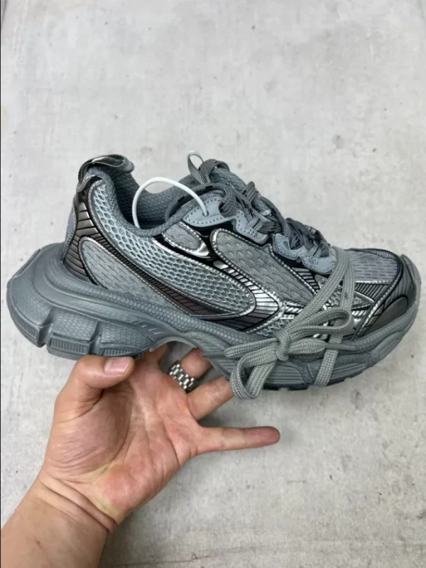 Balenciaga Men's 3XL Sneaker In Grey - GS38