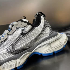 Balenciaga Men's 3XL Sneaker In Grey - GS46