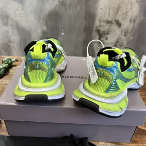 Balenciaga Men's 3XL Sneaker In Neon Yellow - GS41