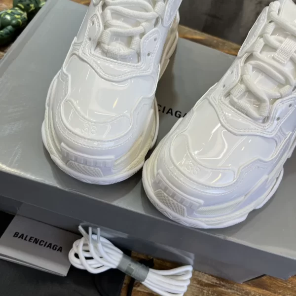 Balenciaga Women's Triple S Sneaker in White - GS58