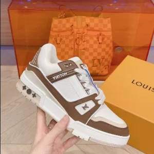 Louis Vuitton Trainer Sneaker - LS56