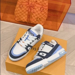 Louis Vuitton Trainer Sneaker - LS57