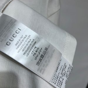 Gucci Cotton Jersey T-Shirt With Gucci Mirror Print In White - GT18