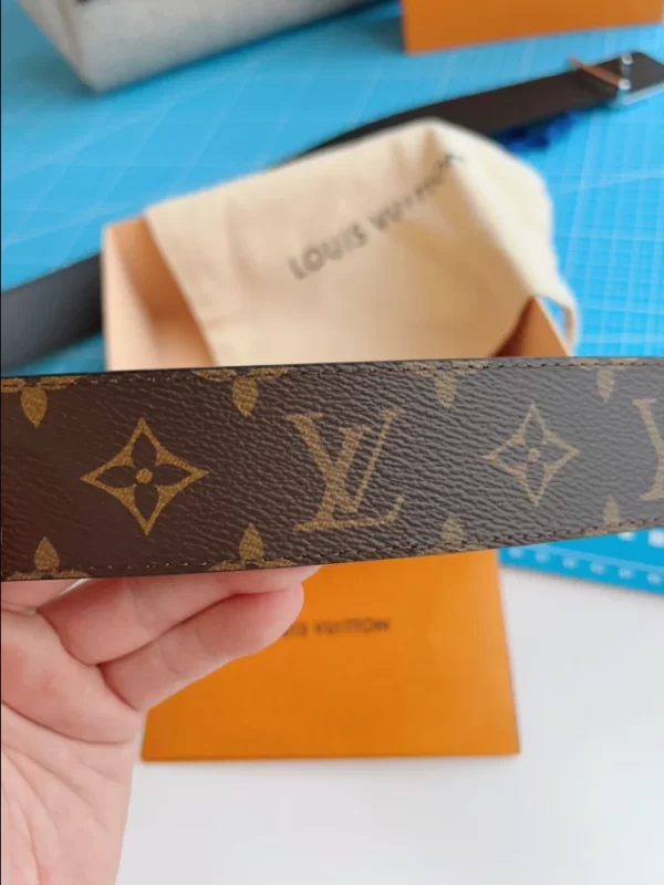 Louis Vuitton Initiales 40MM Reversible Belt - LB07