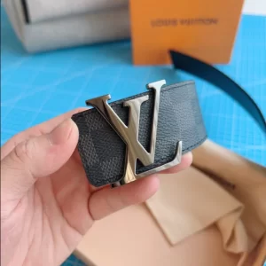 Louis Vuitton Initiales 40MM Reversible Belt - LB08