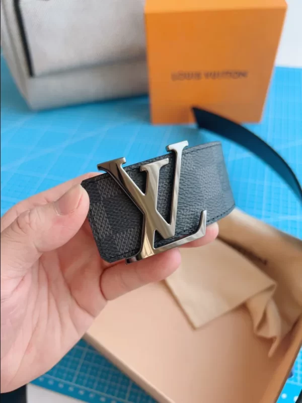 Louis Vuitton Initiales 40MM Reversible Belt - LB08