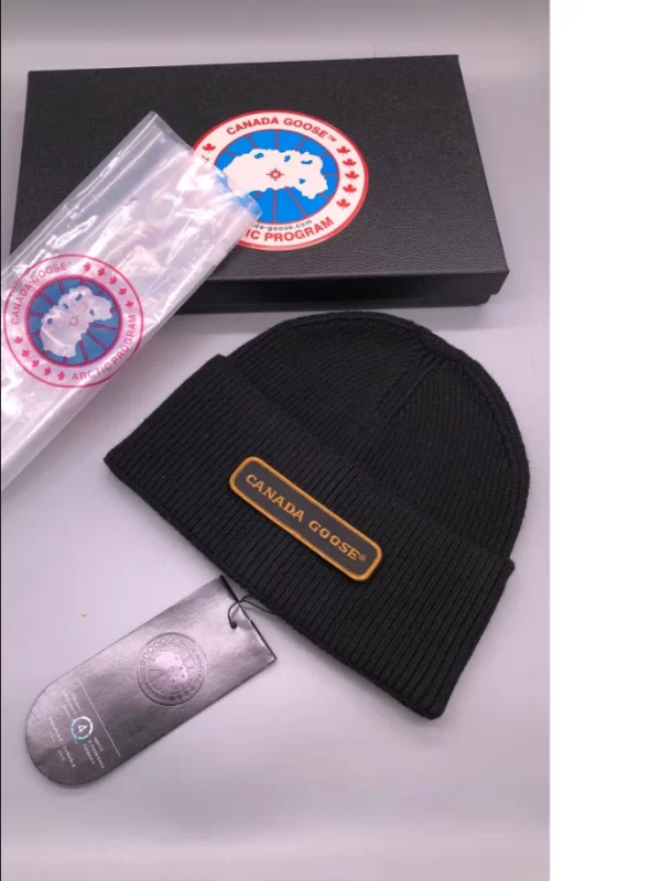 Canada Goose Emblem Toque Beanie - H05