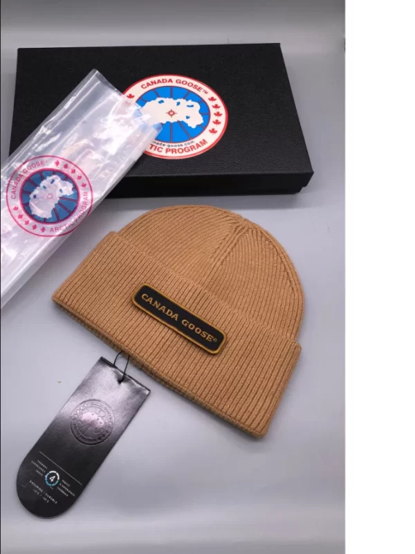 Canada Goose Emblem Toque Beanie - H05