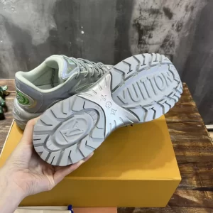 Louis Vuitton Discovery Lace Up In Grey Sneaker - LS67