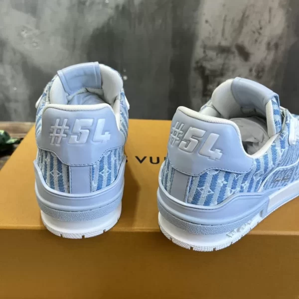 Louis Vuitton Trainer Sneaker - LS76