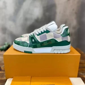 Louis Vuitton Trainer Sneaker in Green