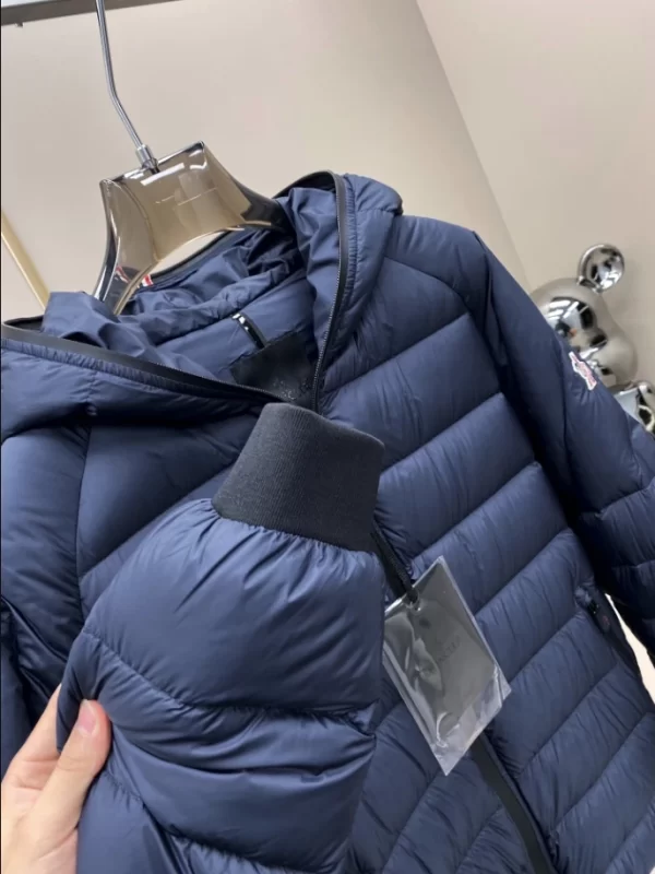 Moncler Short Down Jacket - MK08