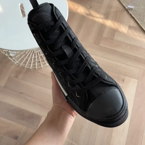 B23 Dior High-Top Sneaker - DS49