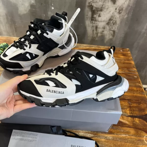 Balenciaga Men's Track Sneaker in GreyBlackWhite - GS71