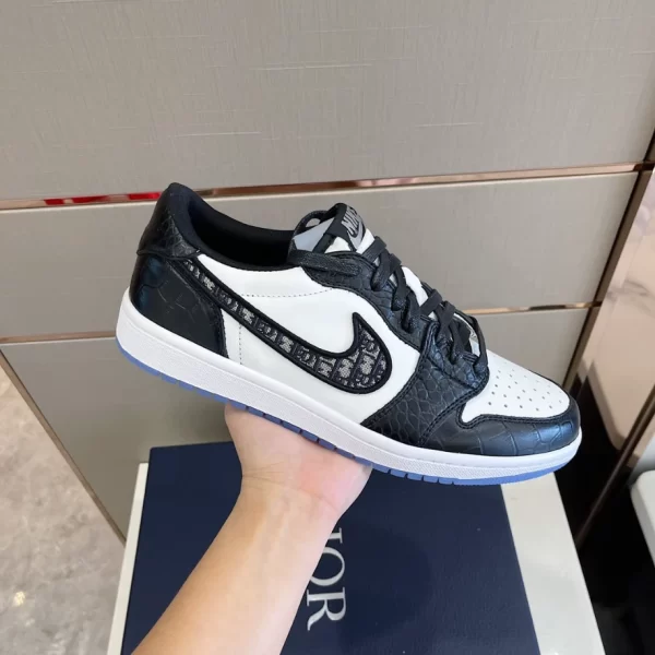 Dior x Air Jordan 1 Low Sneakers - DS51