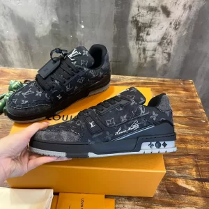 Louis Vuitton Trainer Sneaker In Black - LS81