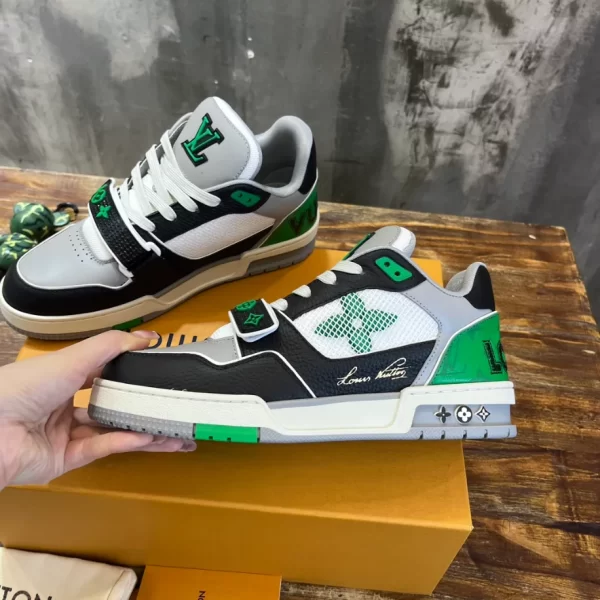 Louis Vuitton Trainer Sneaker In Green - LS83