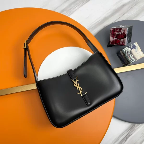 Saint Laurent Le 5 à 7 in Smooth Leather Bag - YSL16