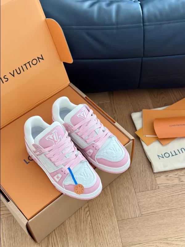 Louis Vuitton Trainer Sneakers - LS94