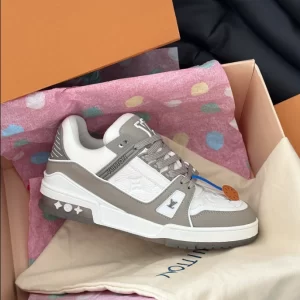 Louis Vuitton Trainer Sneakers - LS97