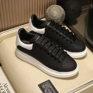 Alexander McQueen Oversized Leather Sneakers - AS08