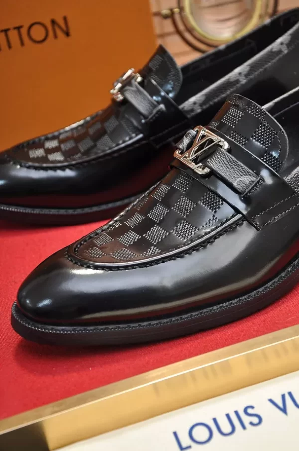 Louis Vuitton Loafer - LL20