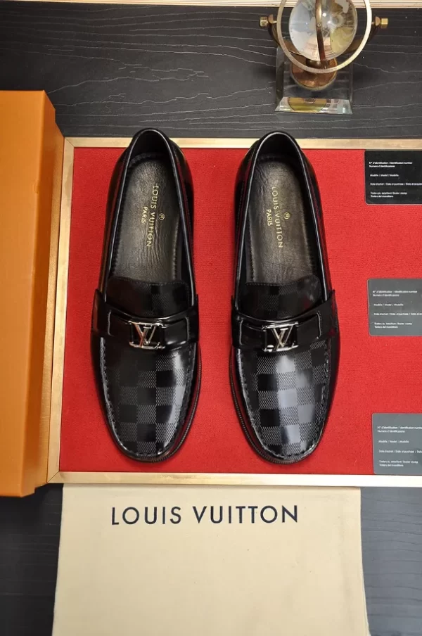 Louis Vuitton Loafer - LL22